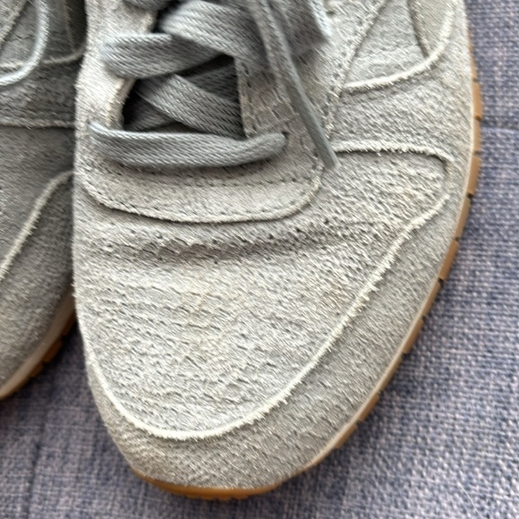 ⚡ Reebok Snakeskin Retro Sneakers ⚡| Grey Suede | Size 37.5 or 7 | - Picture 8 of 14